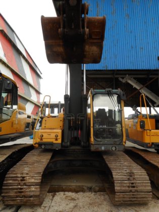 2008年沃尔沃挖掘机ec210blc -