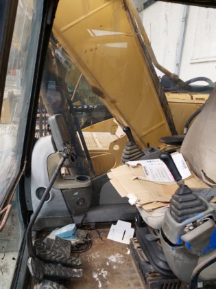 2008履带式挖掘机320D---。