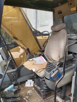 2008履带式挖掘机320D---。