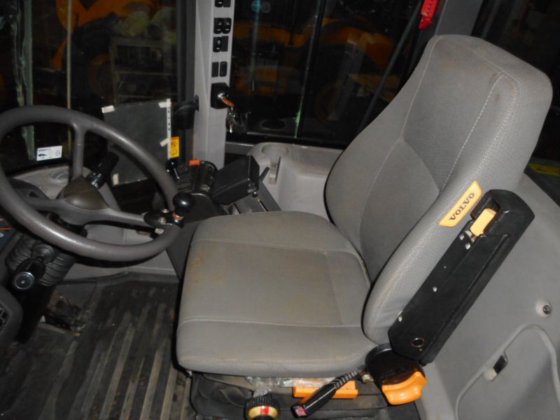 2014年沃尔沃轮式装载机L105 -