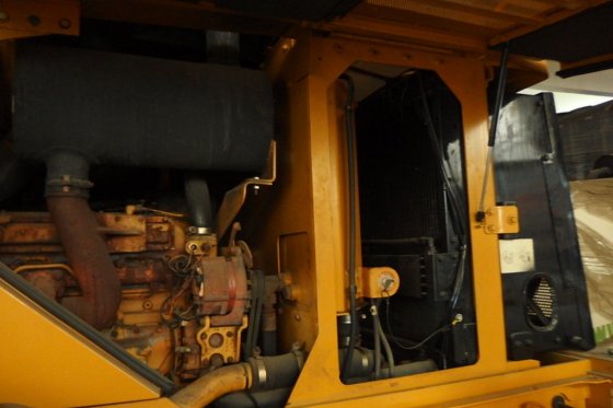 履带式装载机It28g -