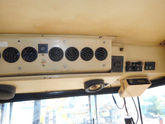 Caterpillar轮胎压路机PF300B-