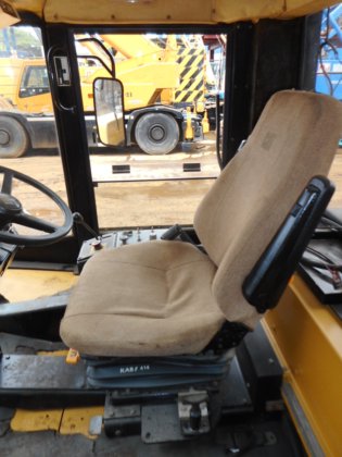 Caterpillar轮胎压路机PF300B-