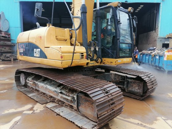 2012履带式挖掘机320D---。