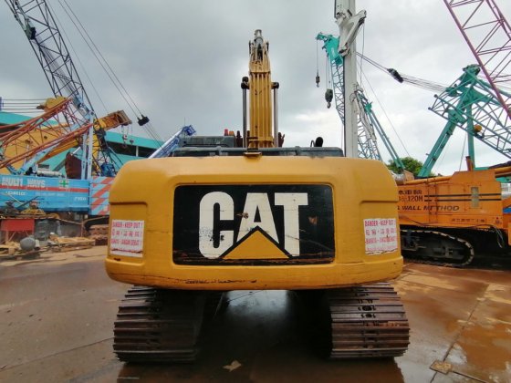 2012履带式挖掘机320D---。