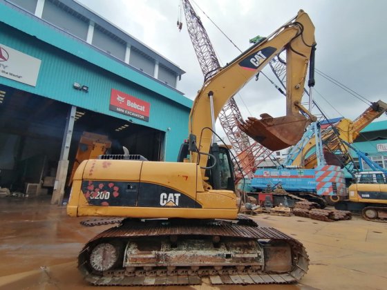 2012履带式挖掘机320D---。