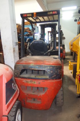 2005年克拉克叉车C30D -