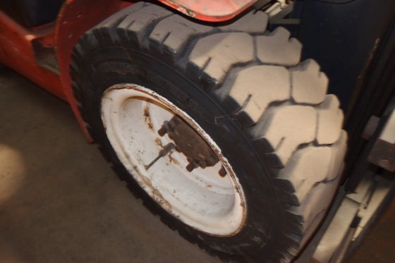 2005年克拉克叉车C30D -