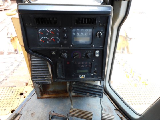 履带式推土机D6R----。