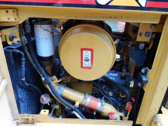 履带式推土机D6R----。