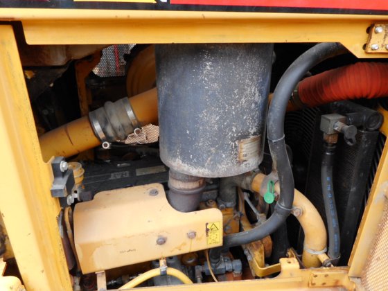 履带式推土机D6R----。