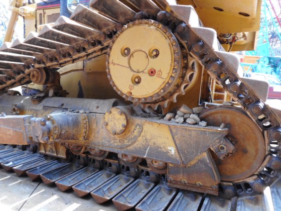 履带式推土机D6R----。