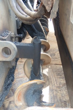 2003年住友沥青饰面机 ha44w-5 -