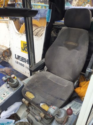 2001年二手利勃海尔履带式起重机LR1160 -