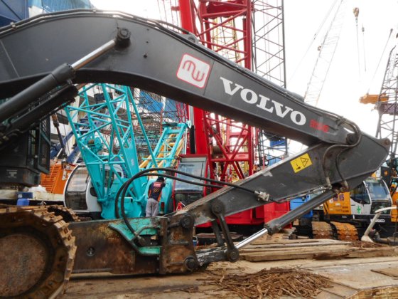 2018年沃尔沃挖掘机ec210d -