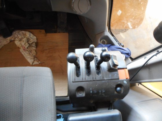 2014年沃尔沃轮式装载机L105 -