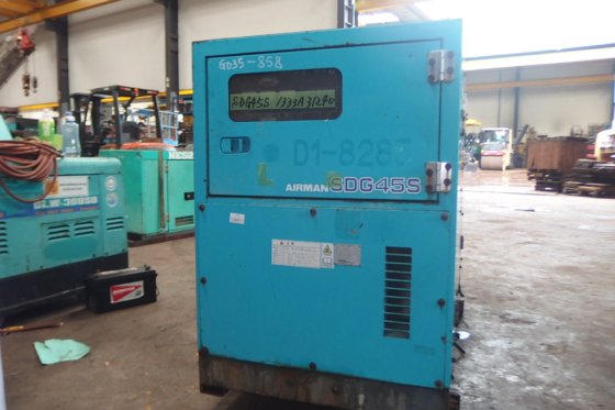 2001年的空气人发电机SDG45S -