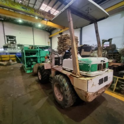 三菱小型轮式装载机 WS310 - 三菱小型轮式装载机 WS310