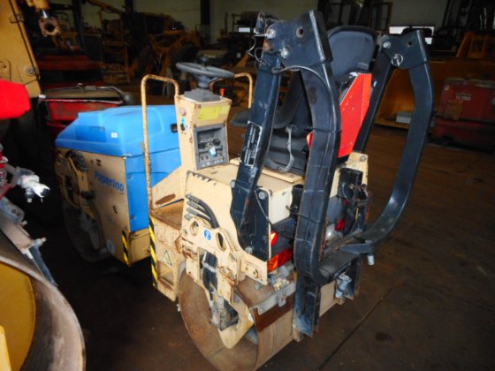 比特利振动串联式钢轮压路机 118 -