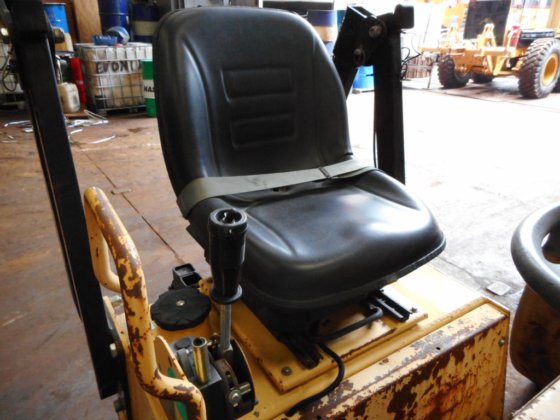 比特利振动串联式钢轮压路机 118 -