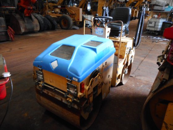 比特利振动串联式钢轮压路机 118 -