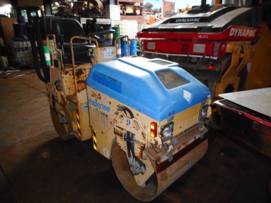 比特利振动串联式钢轮压路机 118 -