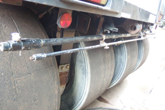 川崎轮胎压路机K20WHA -