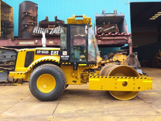 Caterpillar振动单钢轮压路机CP-563D -