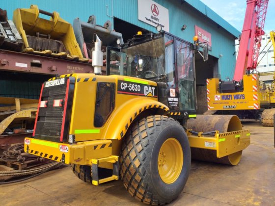 Caterpillar振动单钢轮压路机CP-563D -