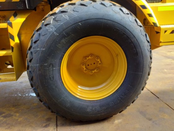 Caterpillar振动单钢轮压路机CP-563D -