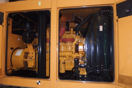 2002年卡特彼勒发电机pgs400 -