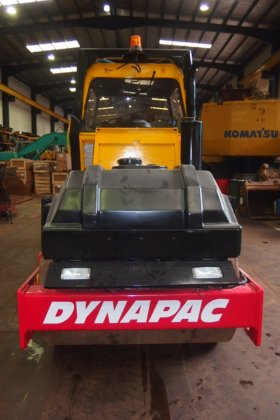 德纳派克振动串联式压路机CC211 -