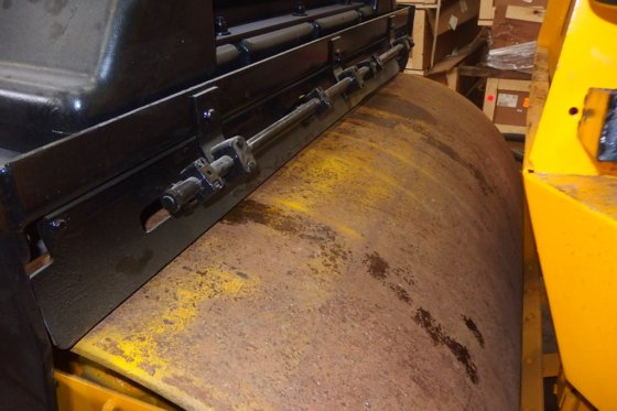 德纳派克振动串联式压路机CC211 -