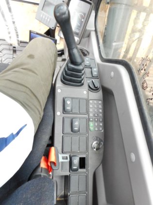 2018年沃尔沃挖掘机ec200d -