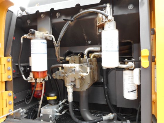 2018年沃尔沃挖掘机ec200d -