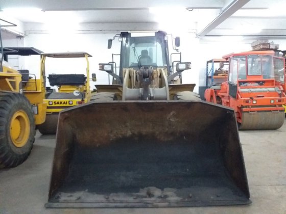 1999年履带式装载机962g -