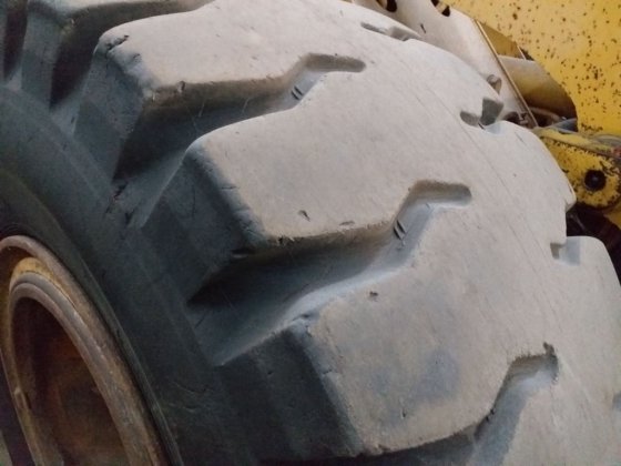 1999年履带式装载机962g -