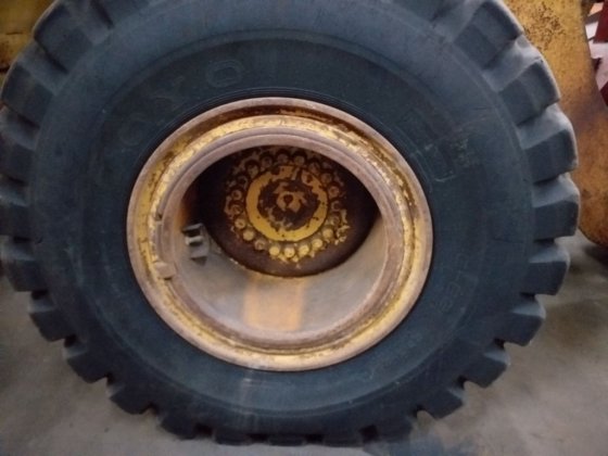 1999年履带式装载机962g -