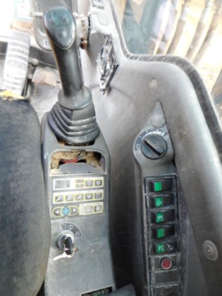 2008年沃尔沃挖掘机ec210blc -