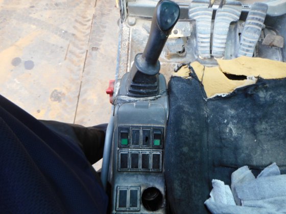 2008年沃尔沃挖掘机ec210blc -