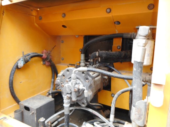 2008年沃尔沃挖掘机ec210blc -