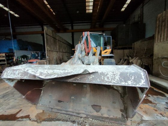 2008年沃尔沃轮式装载机l120f -