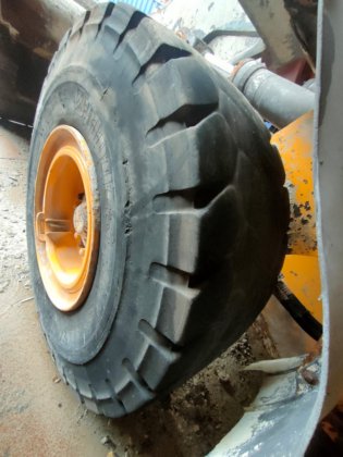 2008年沃尔沃轮式装载机l120f -