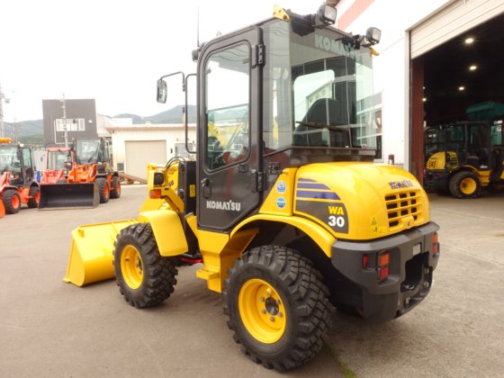 コマツ WA３０-６