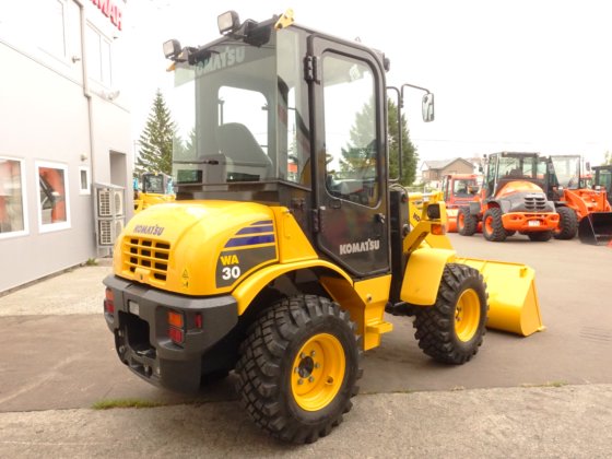 コマツ WA３０-６