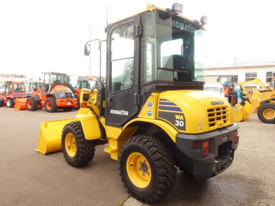 コマツ WA３０-６
