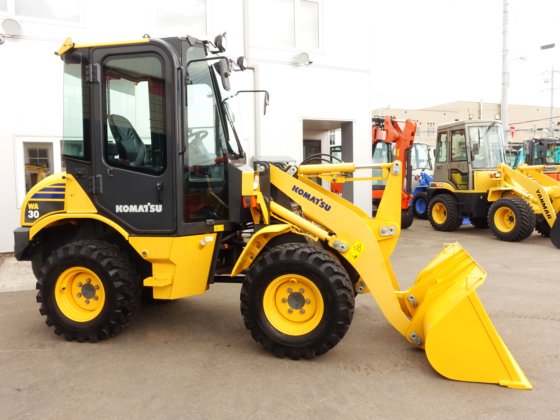 コマツ WA３０-６