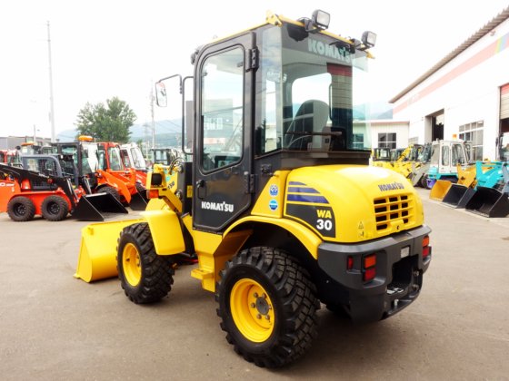 コマツ WA３０-６