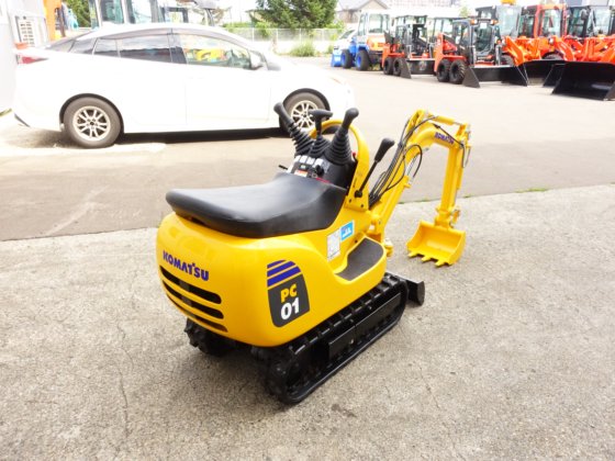 コマツ PC０１-１A