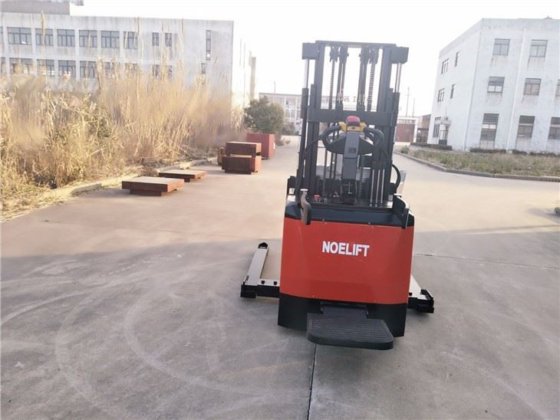 Diamter クラフト紙用 2tons 紙ロール電気スタッカー